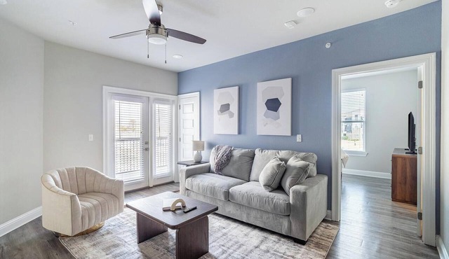 Landing | Chic 2BD, Clubhouse, Gym in Harvey