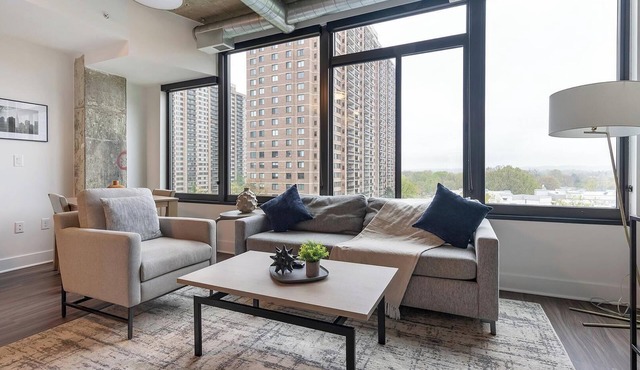 Landing | Stunning 1BD, Game Room, Gym in Arlington