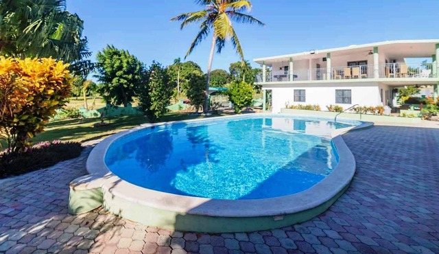 Large guest-friendly villa x 16 guests in Sosua, garden/pool, snooker, volley!