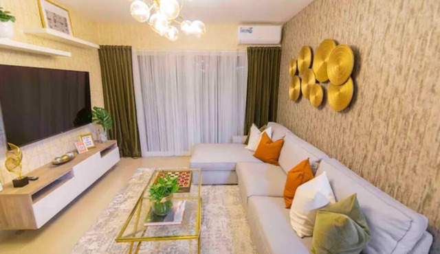 Lovely 3bedroom condo with secure free parking, NETFLIX AND WIFI