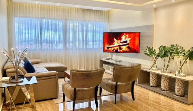 Lovely Apartment in the Heart of the City: Renovated, Stylish Decor