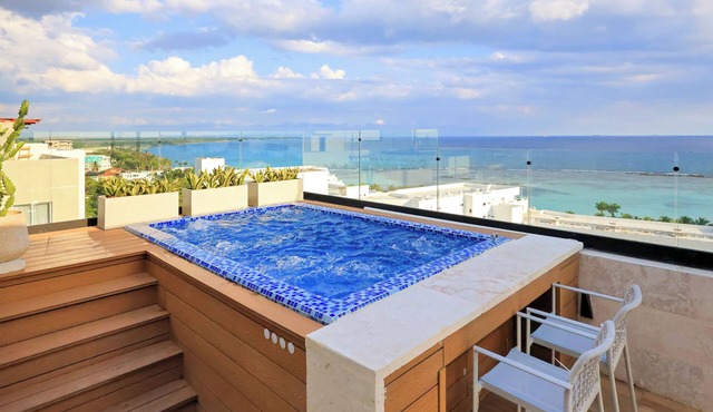 Lujoso Penthouse con Terraza con Jacuzzi privado y Vista a la Playa Boca Chica