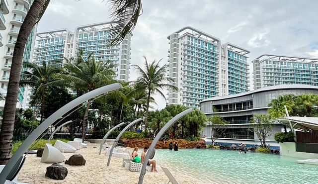 Luxurios Condo unit in Azure, Parañaque with Man-made White Sand Beach