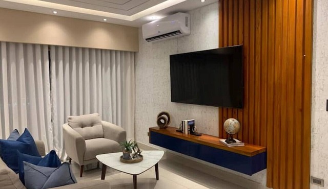 Luxurious Apartment | 3BDR | Pool | Gym | CityView