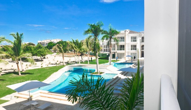 Luxurious Condo on Cana Bay Golf Course w/private Beach Club next to Hard Rock