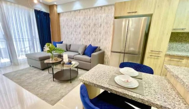 Luxurious & Elegant 6th Floor 1 Bedroom Apartment