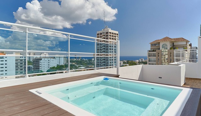 Luxury - 1BR - Ocean & City View - Downtown - SDQ - Shared Jacuzzi