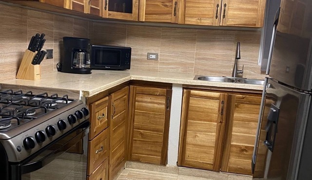 Luxury 2BR 2BA APT W. AC & Garage