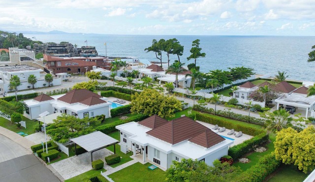 Luxury 2BR Villa next to Santa Fe