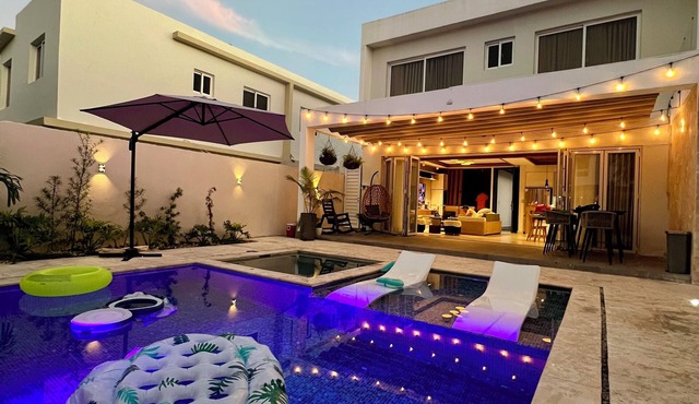 Luxury 3-bed -Jacuzzi villa with WiFi and AC in Juan Dolio