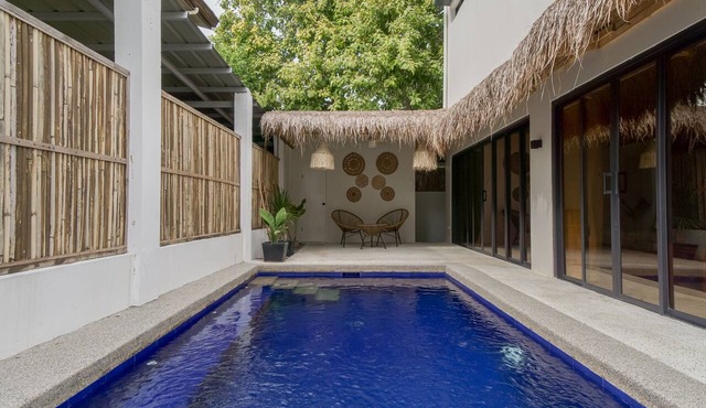 Luxury 3-Story Villa/2-Min Walk to Beach/Private Pool
