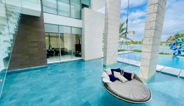 Luxury 5-bedroom villa in exclusive Cap Cana Punta Cana.