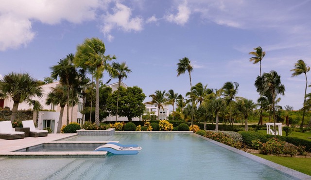 Luxury 9-BR Villa in Juanillo Private Beach in Juanillo