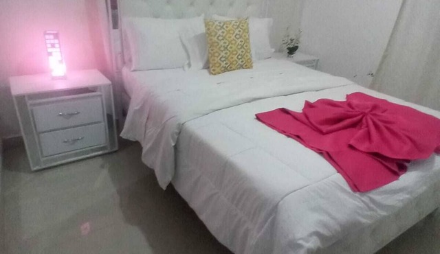 LUXURY APARTMENT WITH JACUZZI, 5MINUTES FROM THE BEACH