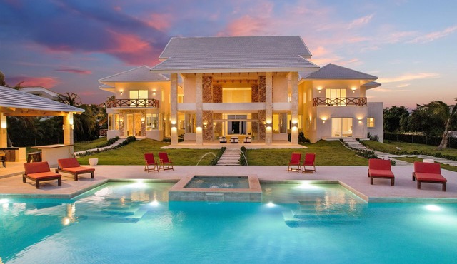 Luxury Mansion with 6 bedrooms
