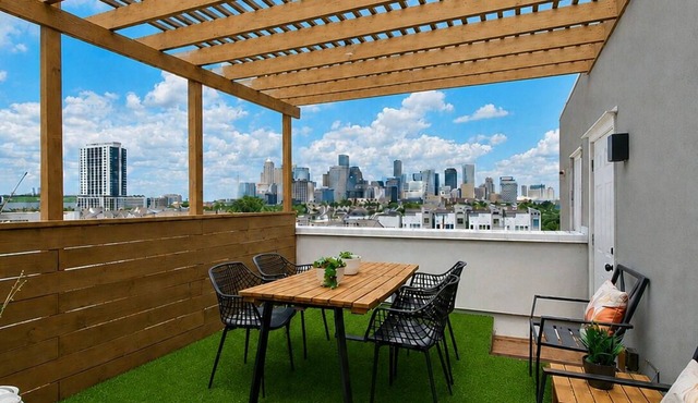 Luxury Midtown Houston Home w/Rooftop Skyline Views in Houston