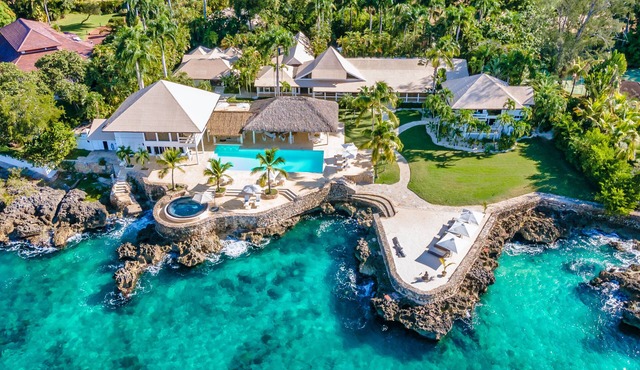 Luxury Oceanfront Villa fully staffed 12 bdrms/bthrms
