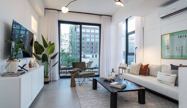 Luxury-Pool-Gym-View-Piantini-CityCenter-YellowKey