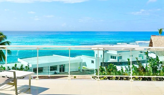 Luxury Suite Breathtaking Ocean View by DGM Resort at Vista Marina I