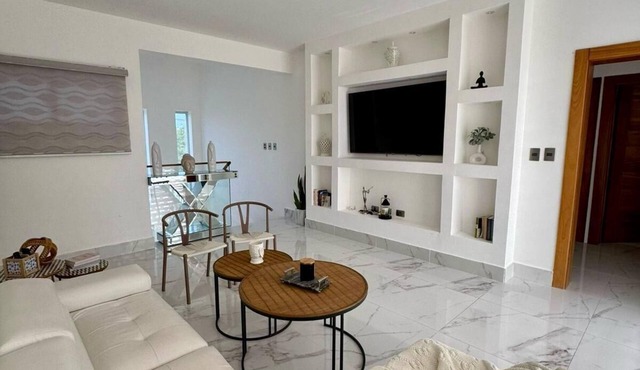 Luxury villa for rent just 3 minutes from the most beautiful beach in the East.