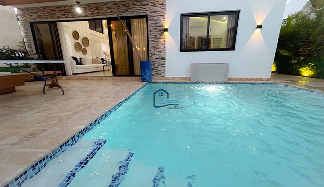 Luxury Villa with Heated Private Pool near the Beach-Bars-Restaurants