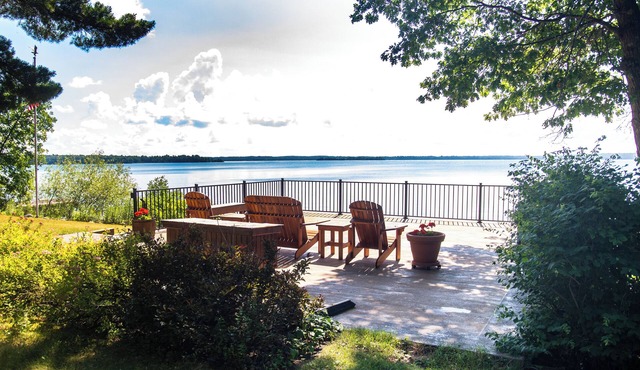 Luxury Woman Lake home with entire separate guest house over garage in Hackensack