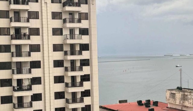 ManilaBay Home condo offers you 2 bedrooms with balcony, gym, swimming pool.