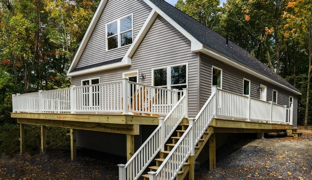 Maple Cove Lakefront Home in Chazy