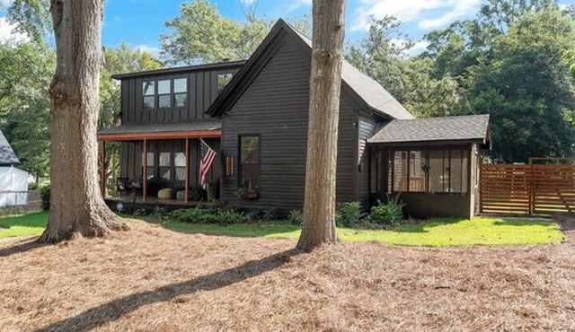 Midnight Sanctuary at Mystic Falls - 3 Bed 2.5 BA Home 1 mi to Covington Square in Covington
