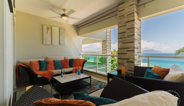 Modern 2-Bedroom Oceanview Apartment – Playa Alicia