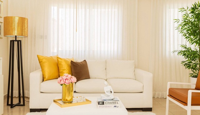 Modern 2BR near beach, dinning, and historic center, in the heart of the city