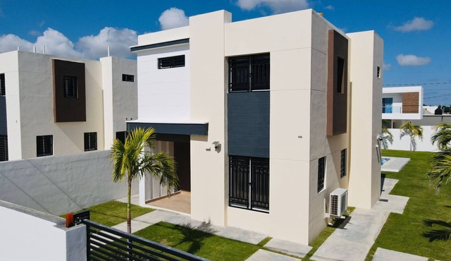 Modern 3-bedroom villa WiFi -Private pool - Private yard- BBQ- in Punta Cana