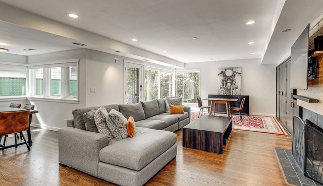 Modern Broadway Luxury: Spacious Seattle Home! in Seattle