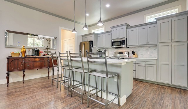 Modern Home < 1 Mi to Dwtn San Antonio & Riverwalk in San Antonio