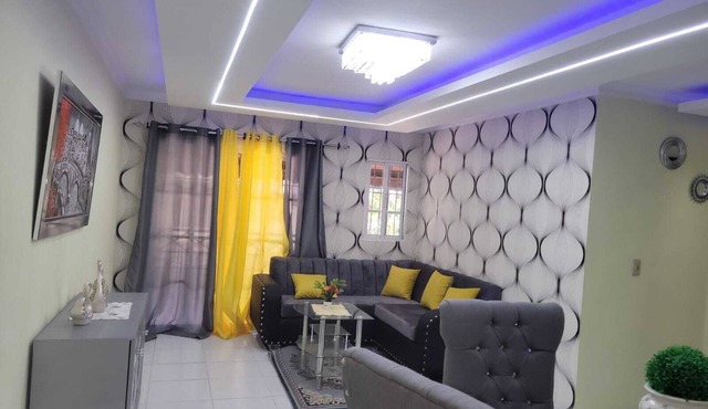 Modern, Luxury and Confortable 3 Bedrooms 3 Bed 2 Bathrooms Apartment