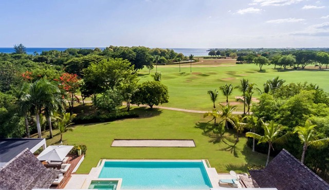 Modern Luxury Ocean Front Villa Fully Staffed