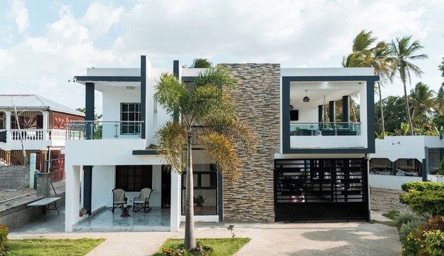 Modern Oasis : Where Elegance Meets Peace