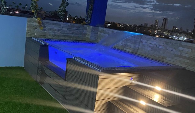 Moderno y Lujoso Apartamento con Jacuzzy Cerca del air Port