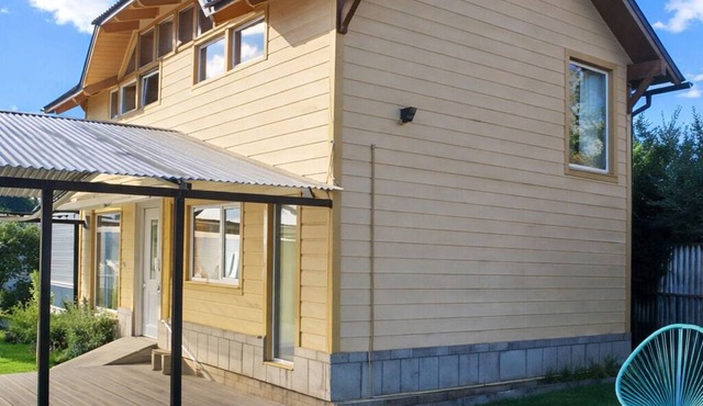 Mountain & Lake Getaway near Bariloche in Dina Huapi