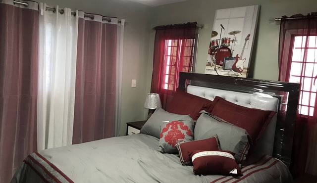 New Condo-apartment Family-sized just 20 min.away from Santiago Airport, w pool.