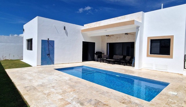 NEW! Cozy 3BR Villa with Private Pool, in Sosúa Ocean Village!