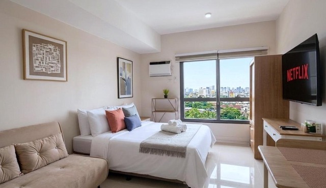 New Cozy STUDIO, walk to SM Mall, Pool, WiFi