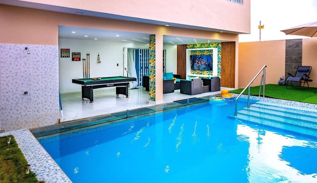 NEW LISTIN 15 minutes from the aiport, 25 from the beach, BBQ grill, pool table