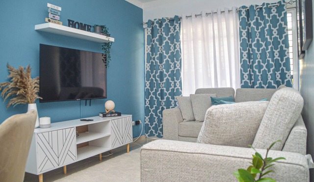 NEW Spacious 3-bedroom apartment in pleasant Santo Domingo Este with WiFi, AC