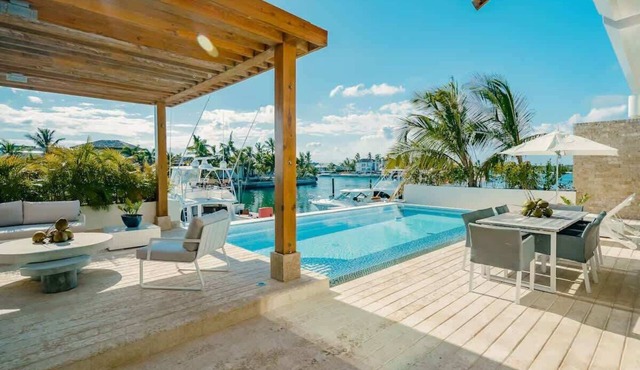 NOK Waterfront 4BR Villa Pool & Rooftop | Cap Cana