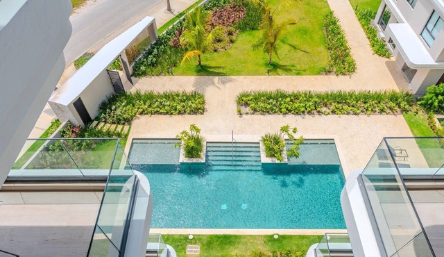 Ocean golf view cap Cana 2 beds apartment