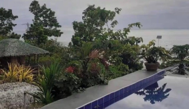 Ocean View Villa w/Infinity edge Pool, AC Comfort & Bohol Island Bliss