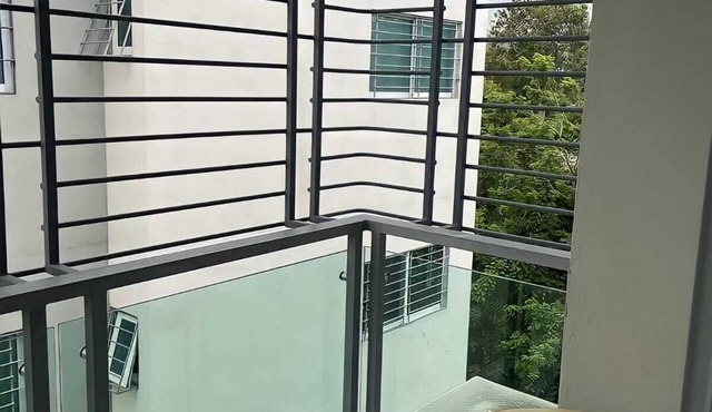 Outstanding condo w/outside pool. Awesome views and modern facilities