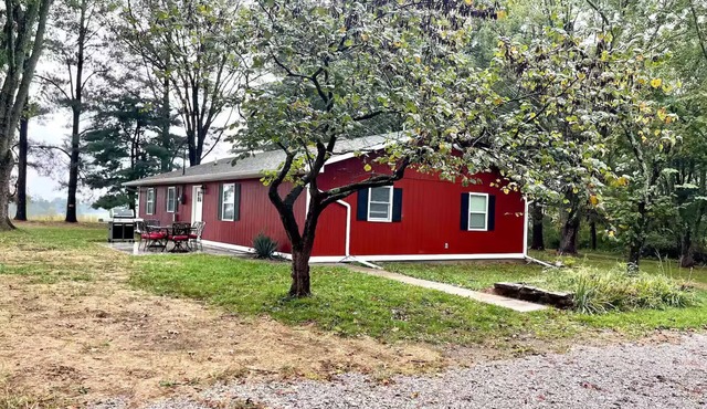 Paw Paw’s Place in Cobden