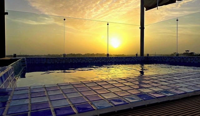 Penthouse gated with private terrace and pool near the US Embassy